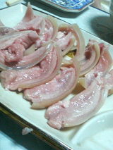 ヤギ肉刺身