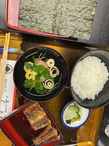 写真13 蒲焼き、肝吸い、漬物、海苔、ご飯