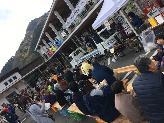 写真19 柴田さんライブ2回目