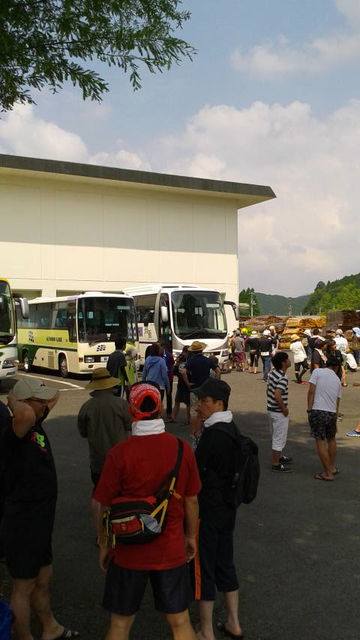 (2)���ޤä��͹���ο͡�