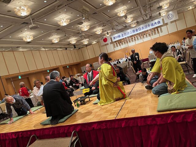 写真23 メイン土俵戦