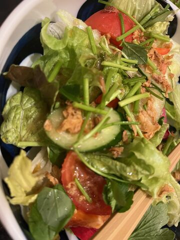 写真3 サラダ