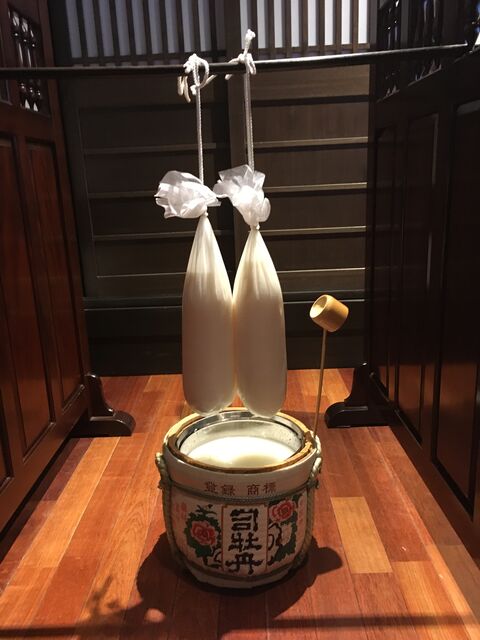 写真3 袋吊り搾り