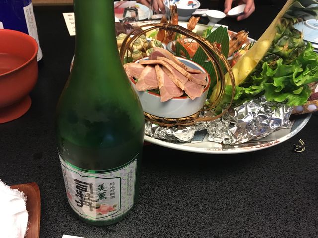 写真14 美薫司牡丹と皿鉢料理