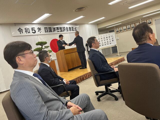 �̿�11  ����������ˤ������λ�޾���Ϳ