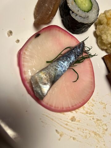 写真6 〆さば紅芯大根巻き