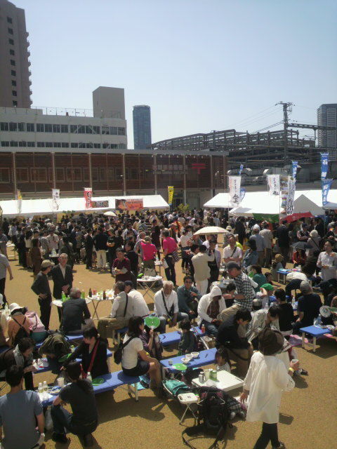 大入り満員の会場2