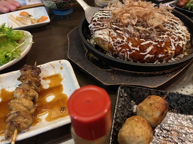 写真15 焼き鳥、お好み焼き