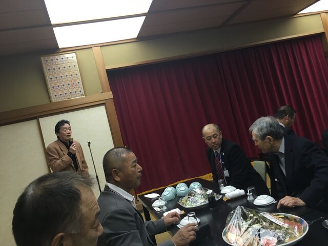 写真5 みつば会忘年会開会