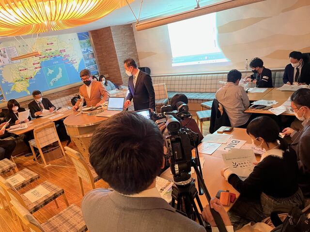 写真11 鈴木課長挨拶