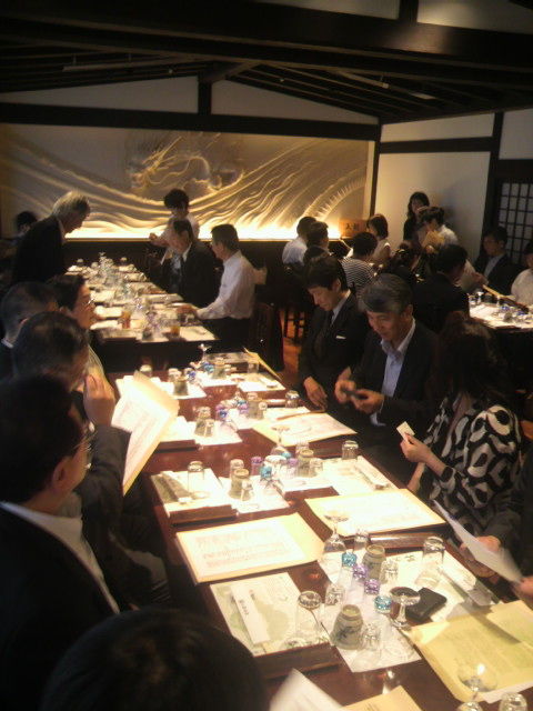 (3)会員の皆さん集まる