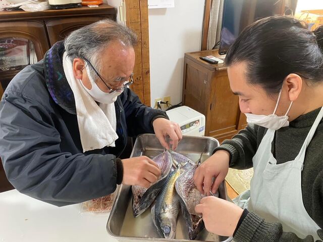 写真15 サバの骨抜き2