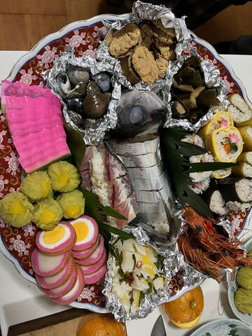 写真36 皿鉢組物盛る