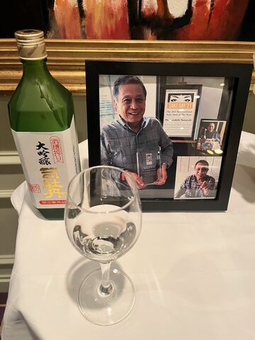 写真30 カズさんに司牡丹で献杯