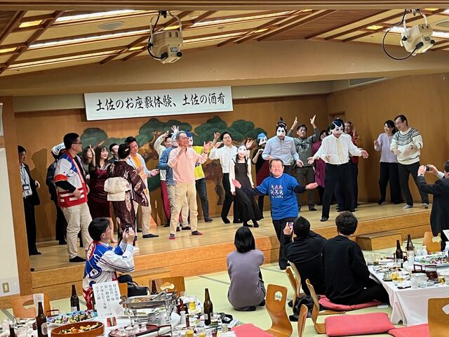 写真29 みんなでしばてん踊り