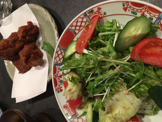 写真5 唐揚げ、サラダ