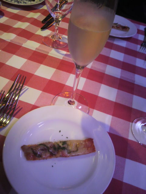 (7)スパークリングワインとアミューズ