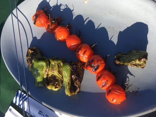 写真6 ピーマンとトマト焼き上がり