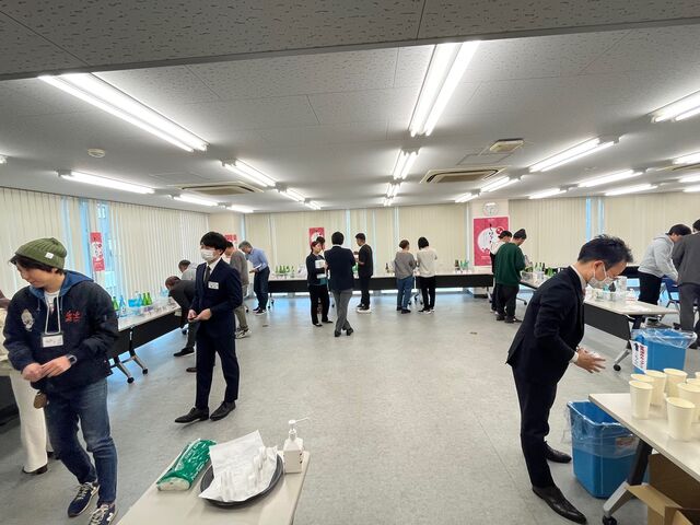 写真8 試飲会風景