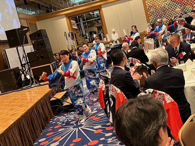 写真10 オープニングよさこい