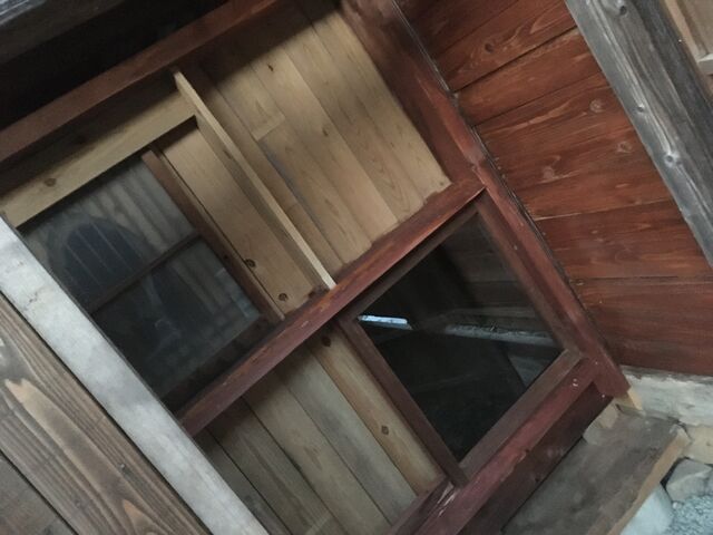 写真16 にじり口