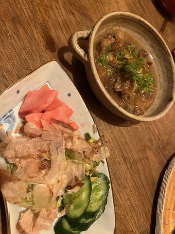 写真12 牛すじ煮込みと漬物