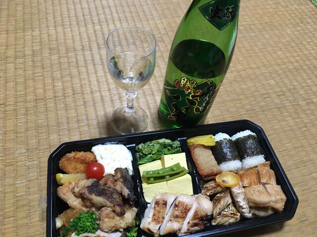 写真7 船中きもとと弁当2