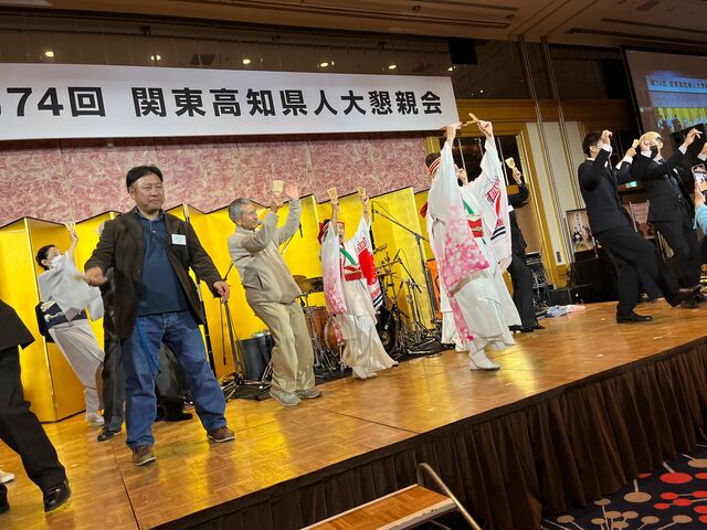 写真27 みんなでよさこい