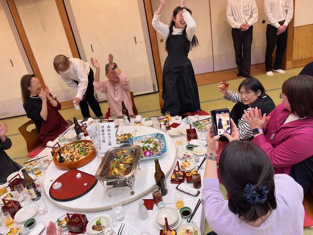 写真14 可杯で盛り上がる