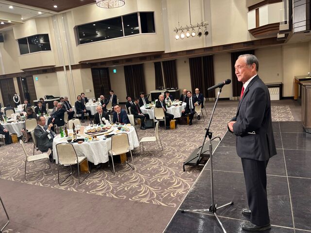 写真29 前中央会長篠原さん中締め
