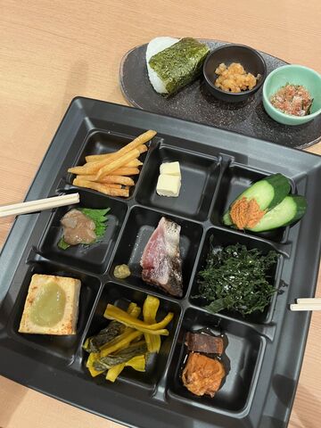 写真10 香り米のおにぎりも