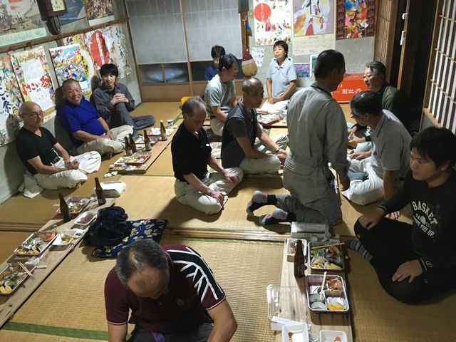 写真6 宴席風景3