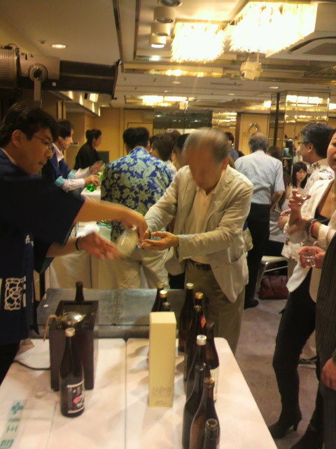 6司牡丹ブースにお客様