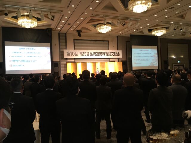 �̿�4 ���򴿲�