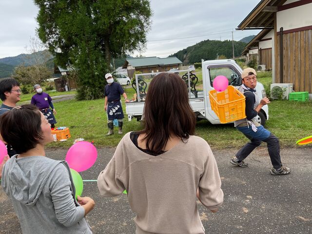写真28 ゲーム大会・風船キャッチ
