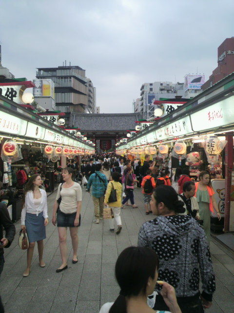 仲見世