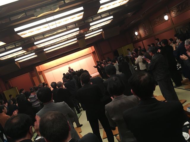 写真22 飯田社長中締め2