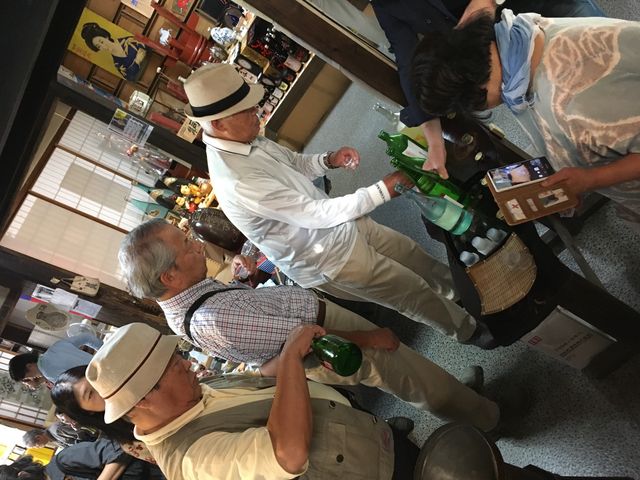 2019.10.8写真6 試飲風景