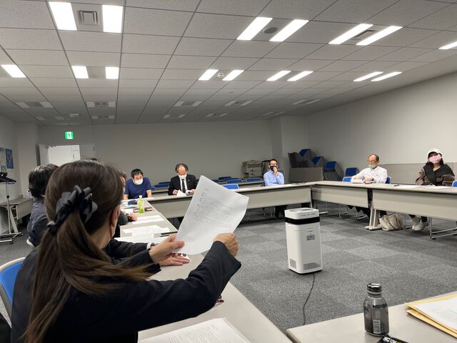 写真6 委員会風景