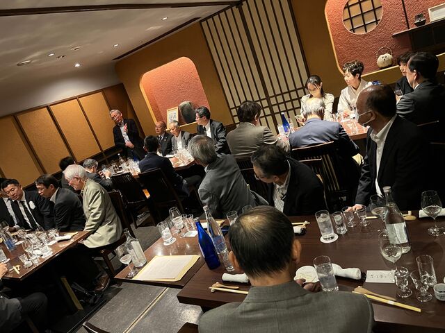 写真5 北澤会長乾杯