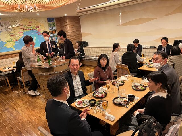 写真20 懇親会風景