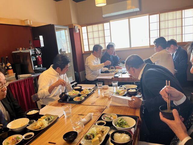 写真8 上原副委員長