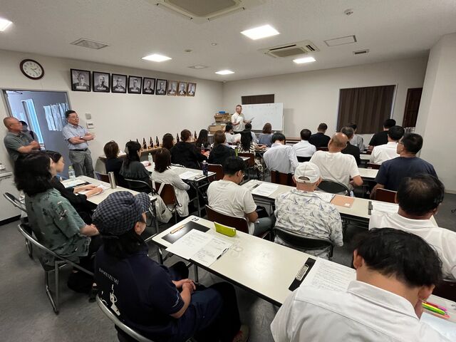 写真4 きき酒説明