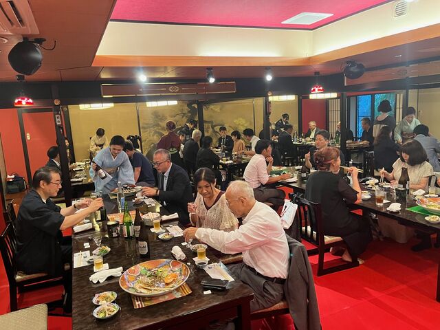 写真13 宴会スタート