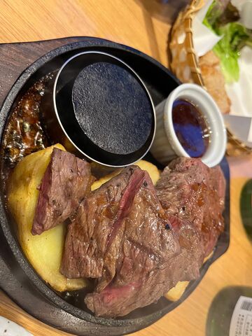 写真13 阿波牛ステーキ