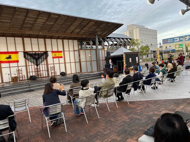 写真11 開会セレモニースタート