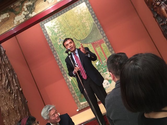写真8 新浪社長乾杯