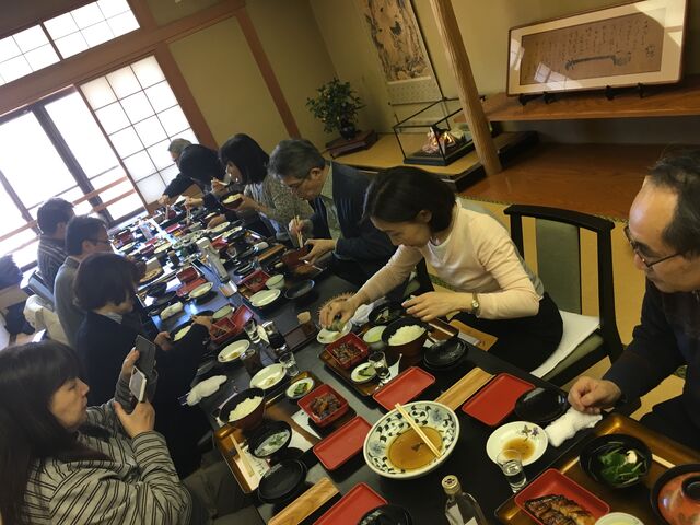 写真5 昼食会風景
