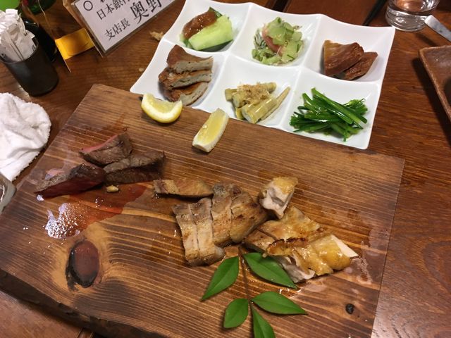 写真18 おつまみ盛り、肉盛り