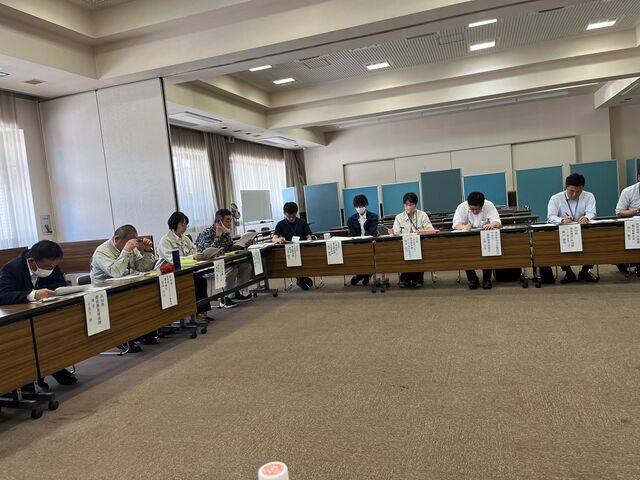 写真4 亀島専門員